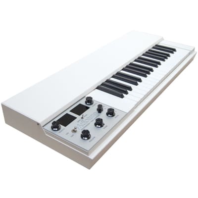 Mellotron M4000D Mini Keyboard with 100 Mellotron and Chamberlin Sounds - White