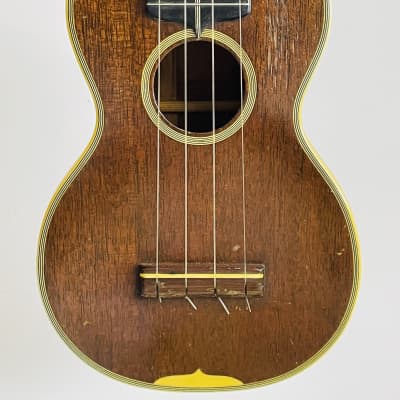 1932-33 Martin Style 3 ukulele with original case image 3