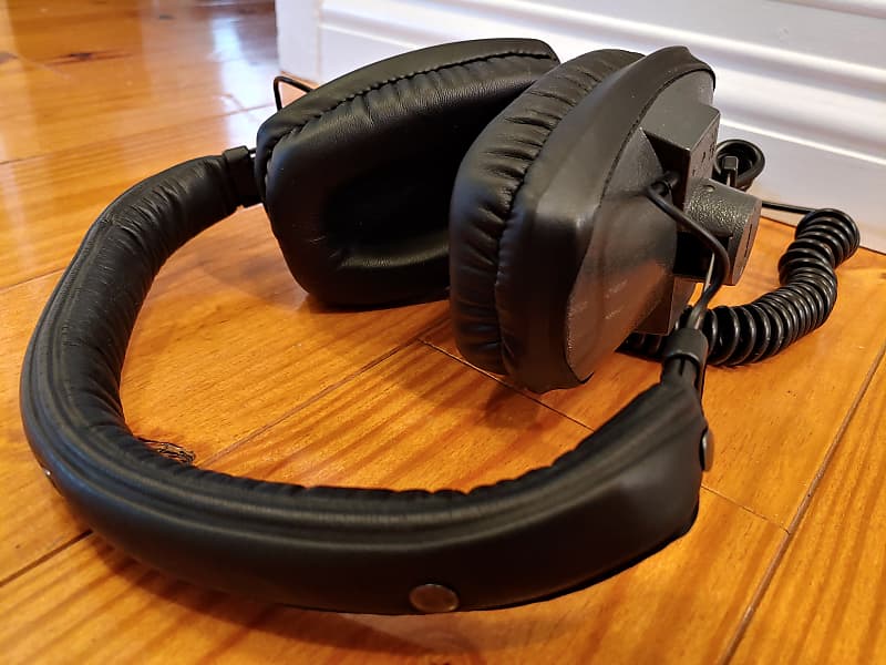 Amazon.com: Beyerdynamic DT-150-250-GREY Closed Dynamic