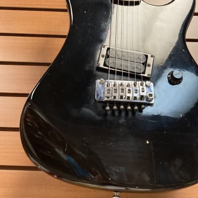 Kramer Striker 100ST w/Original Floyd Rose in Black | Reverb Kramer Striker 100ST w/Original Floyd Rose in Black | Reverb