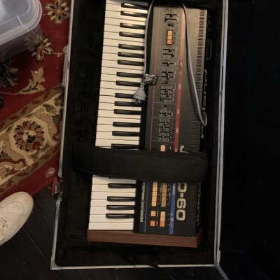 Roland Juno-60 61-Key Polyphonic Synthesizer 1982 - 1984 - Black