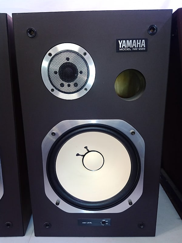 Pair of (2) Vintage Yamaha NS-225 Speakers - Wood Grain Finish