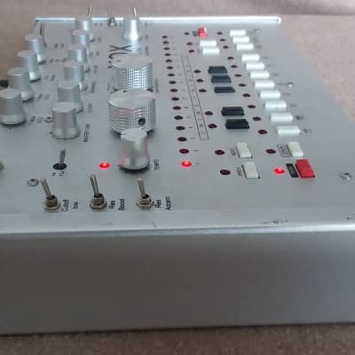 x0xb0x analog bass line synthesizer- 303 clone with Atomic mods - xoxbox image 4