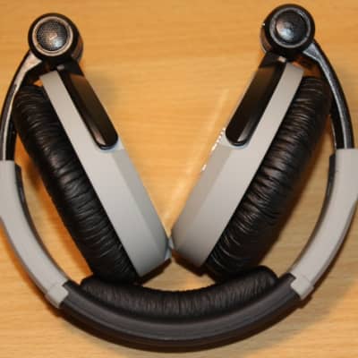 Ultrasone - PRO 550 - Closed-Back -Headphones - UNUSED