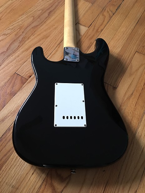 ギター 1997 Squier Affinity Stratcaster black Squier Affinity Strat 1997 Black | Reverb