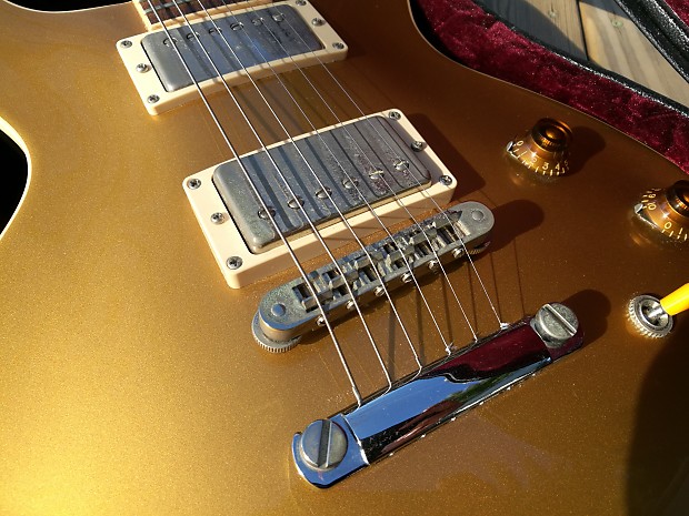 Gibson Guitars - 2003 Les Paul Classic DC - Goldtop | Mass