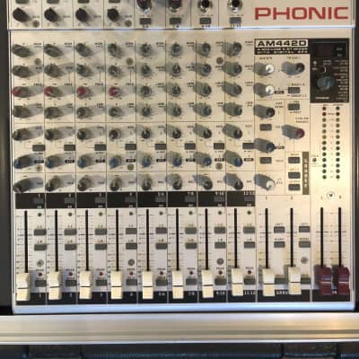 Phonic AM442D DFX Table de Mixage | Reverb