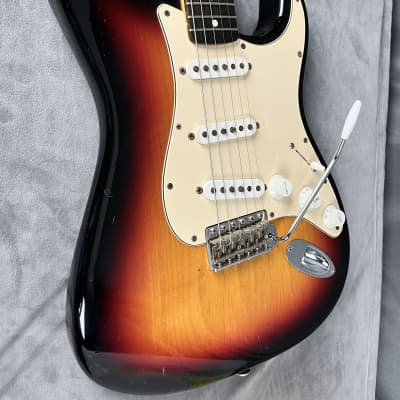 Fender American Stratocaster USA 2004 Burst image 17