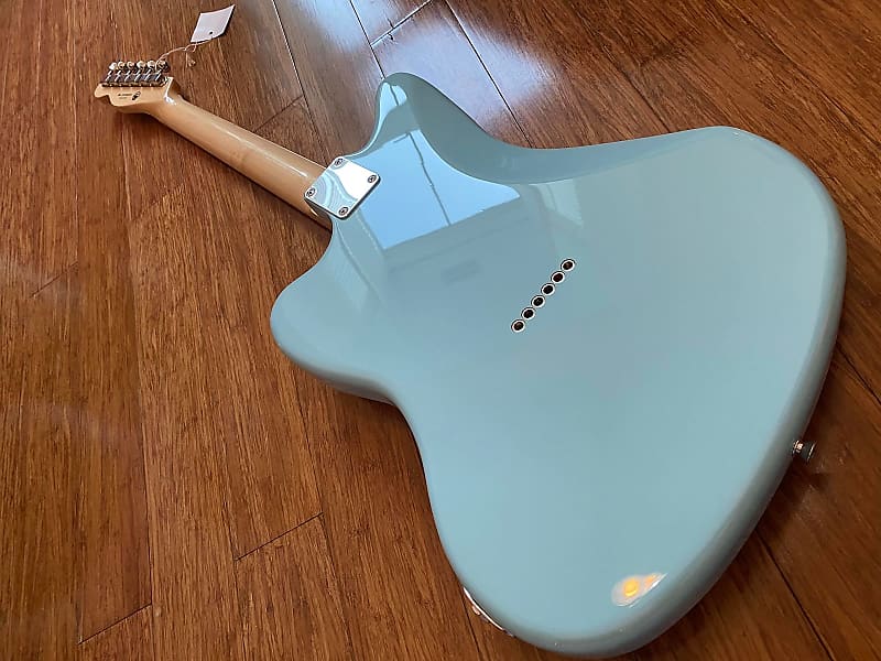 ギター Fender Japan Daphne Blue Offset Tele SKB Fender Japan Offset Telecaster with Rosewood FB in Daphne