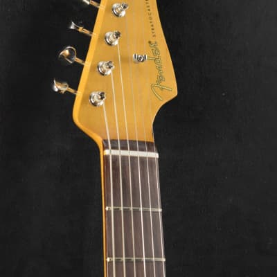 Fender Robert Cray Stratocaster 3-Color Sunburst Rosewood Fingerboard image 4