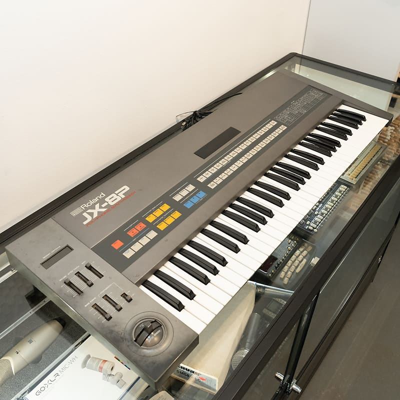 Roland deals 80s synth