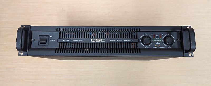 QSC PL380 Powerlight 3 Series Lightweight Rack-Mounted Power Amp