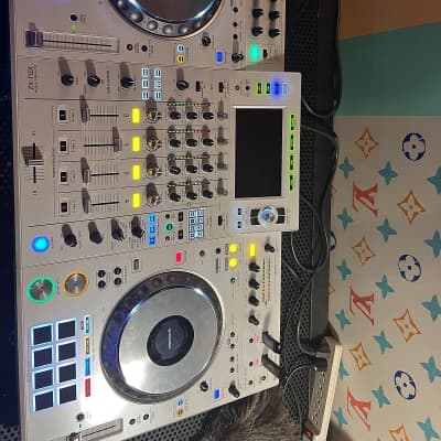 Pioneer XDJ-XZ-W 4-Channel Professional All-in-One DJ