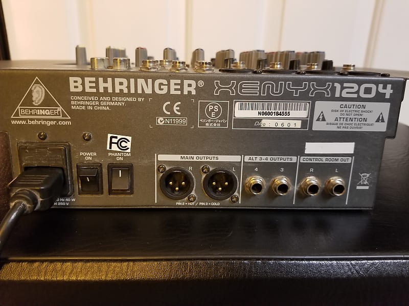 Behringer Xenyx 1204 12-Input Mixer with Rack Ears