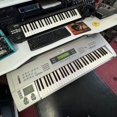 Korg Z1 EX - 18 voice Synthesizer keyboard