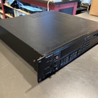 Roland S-550 Sampler