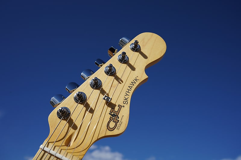 G&L USA Fullerton Deluxe Skyhawk HH Plum 6-String Electric G&L USA Fullerton Deluxe Skyhawk HH Plum 6-String Electric