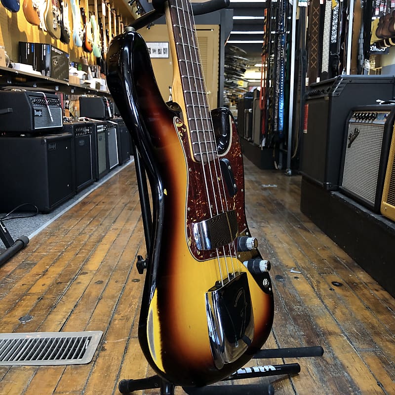 Fender Custom Shop '62 Jazz Bass Relic 3-Color Sunburst w/Hard