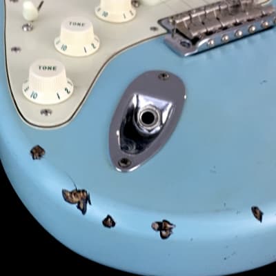 LEFTY! Custom Fender Heavy Relic ST60s Aged Daphne Blue Nitro Over Black Ash Strat 7.4 lb image 11
