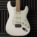 Fender Deluxe Roadhouse Stratocaster with Maple Fretboard 2017 Olympic White