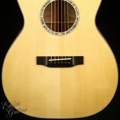 Breedlove - Master Class Atlantic Orchestra OM Adirondack Spruce Top with Quilted Maple Back and Sides and Big Leaf Maple Neck - Breedlove Guitars - Guitar with Hard Shell Case image 3