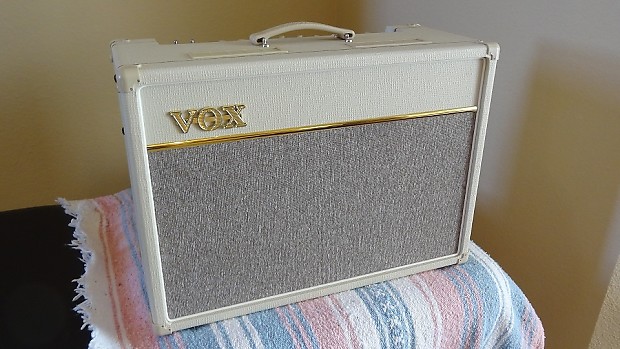 VOX AC 15 Creamback Limited Edition 2013