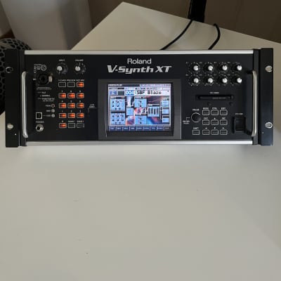 Roland V-Synth XT Rack Mount Digital Synthesizer 2005 - 2009 - Black