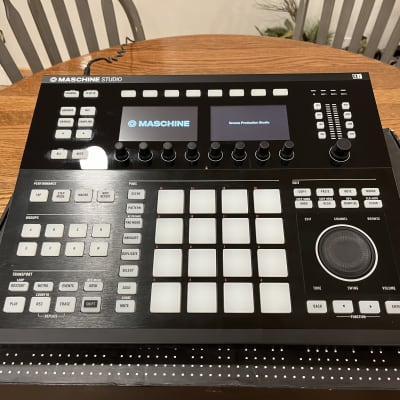 Native Instruments Maschine Studio