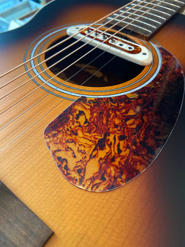 ギター GUILD M-240E VSB Guild Guitars｜Guild Guitars｜M-240E Troubadour Vintage Sunburst