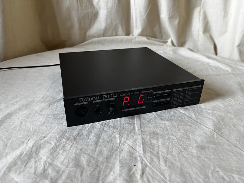 Roland GI-10 Guitar MIDI Interface w/ 100-240V power supply
