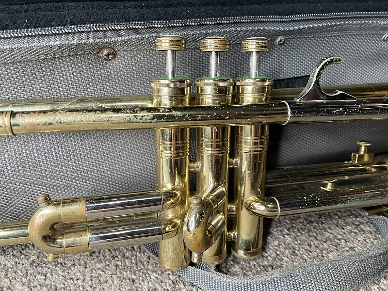Huttl Line 800 Trumpet - Excellent & Reconditioned - Protec