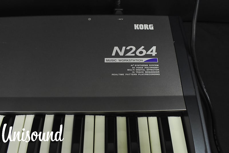 Korg N264 Music Workstation Synthesizer in Very Good Condition