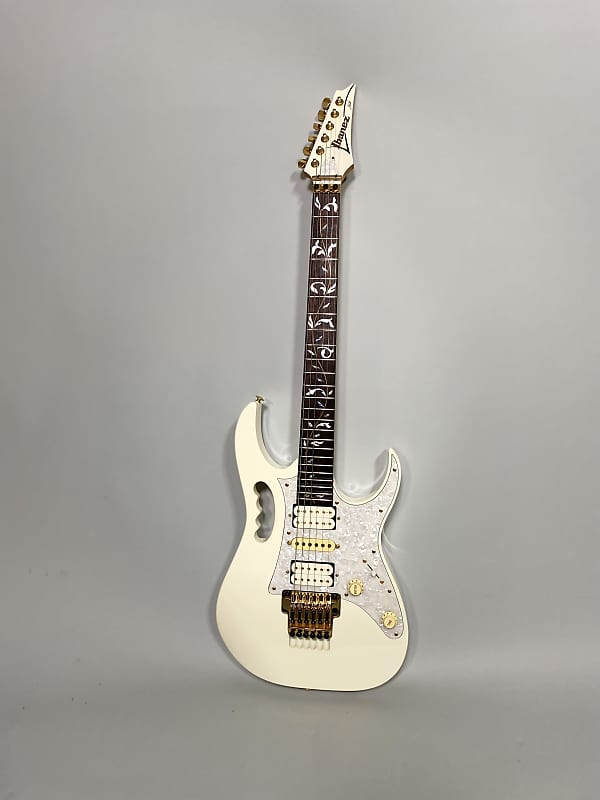 Ibanez JEM7V-WH Steve Vai Signature with Rosewood Fretboard
