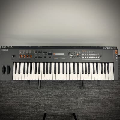 Yamaha MX61BK Synthesizer
