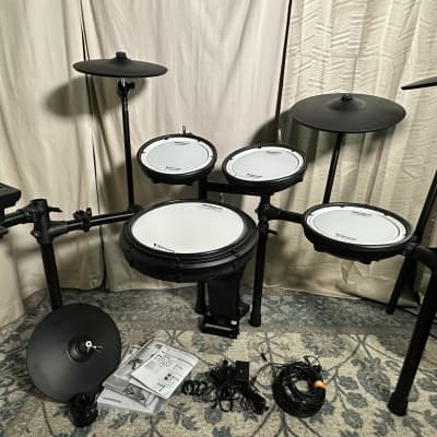 Roland Td-17kvx2 2nd gen TD 17 electronic drums + Extras PERFECT 