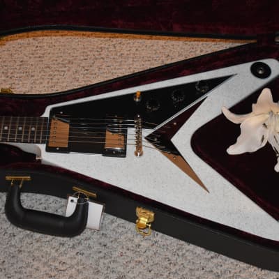 Gibson '58 Flying V 2021 Cookies and Cream 1 of 1 image 22