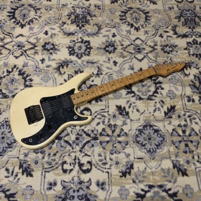 Vintage 1985 Peavey Predator Guitar W/ OHSC Kahler Aged white for sale