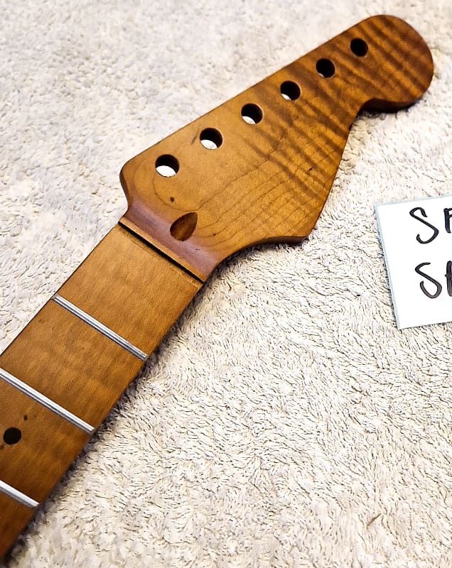 Roasted Flame Maple Mustang Neck: 22 Fret, Satin, 9.5