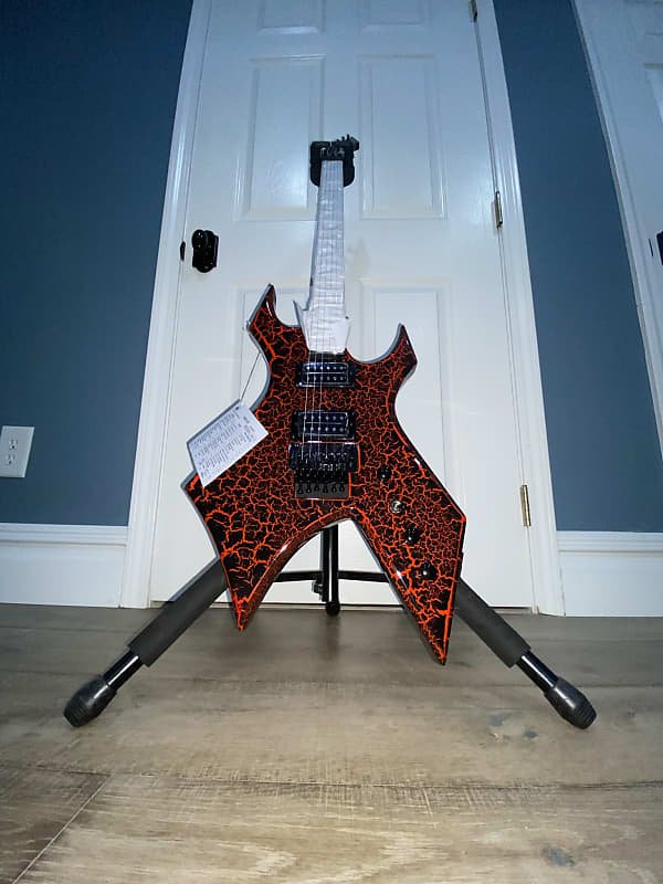 STRANGER THINGS EDDIE'S GUITAR - MINI B.C. RICH GUITAR