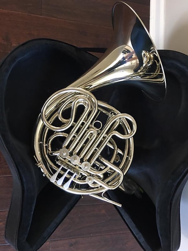 Accent shop french horn