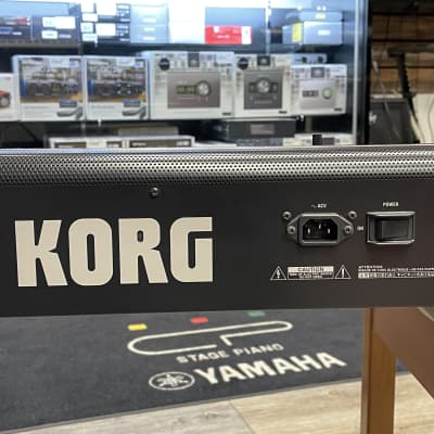 Korg  Kronos II 88LS Sythesizer Workstation Lightouch image 3