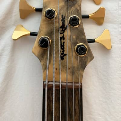 Roscoe Signature 6 Bass 6 String Fretless Burled Top Like New Burled Top image 9