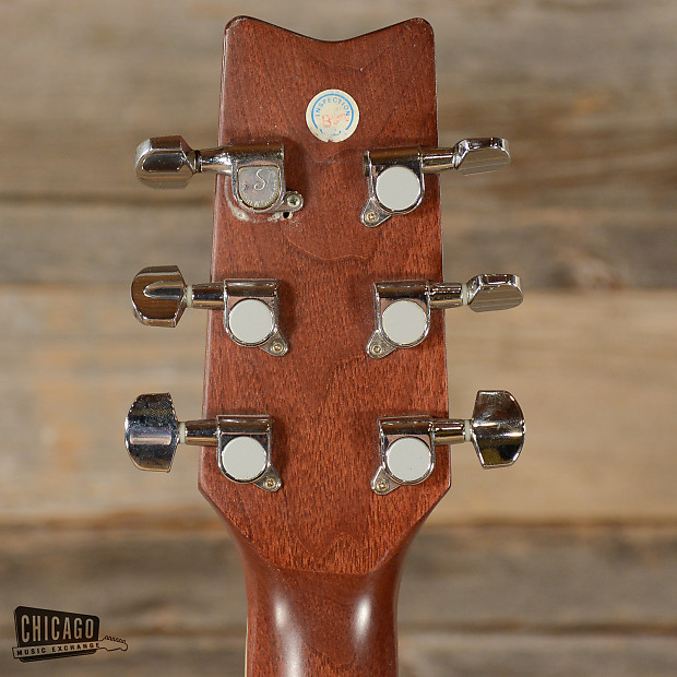 Washburn d8 hot sale acoustic guitar