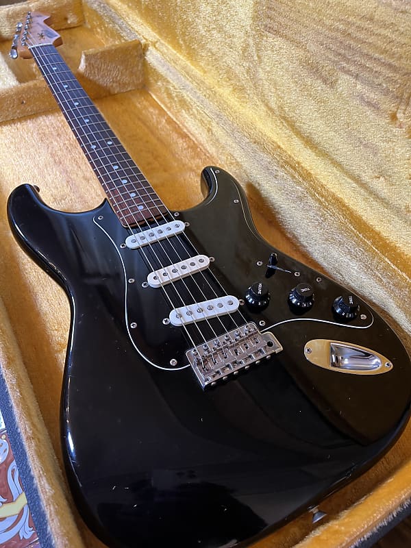 美品　TOKAI トーカイ　ST50 ストラトキャスター　サンバースト 美品TOKAI トーカイST50 ストラトキャスターサンバースト