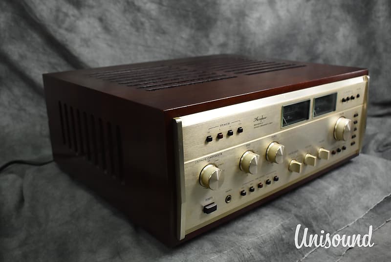 Accuphase E-303X Integrated Stereo Amplifier in Very Good