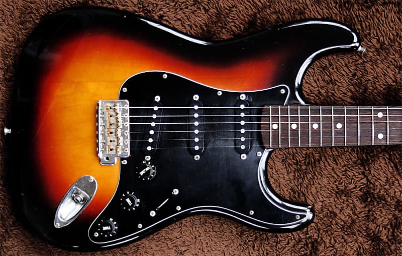 Vintage Squier by Fender Silver Series Stratocaster 1990-1991 Sunburst Made  in Japan a Great Player