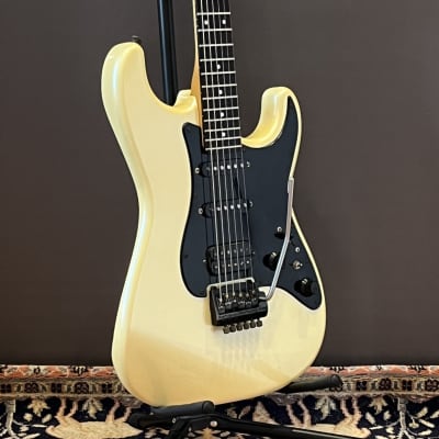 1985 Fender Japan Contemporary Stratocaster Deluxe HSS - Frosted White for sale