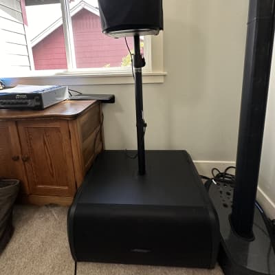 Bose L1 Pro32 Portable PA System with Sub2 Bass Module, Roller Bag, Speaker Pole image 2