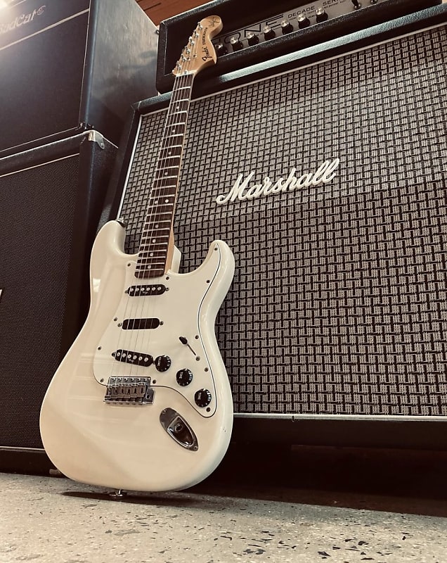 【新作入荷SALE】Fender Japan ST72-145RB リッチー・ブラックモア・モデル Nシリアル Made In Japan Ritchie Blackmore Deep Purple フェンダー