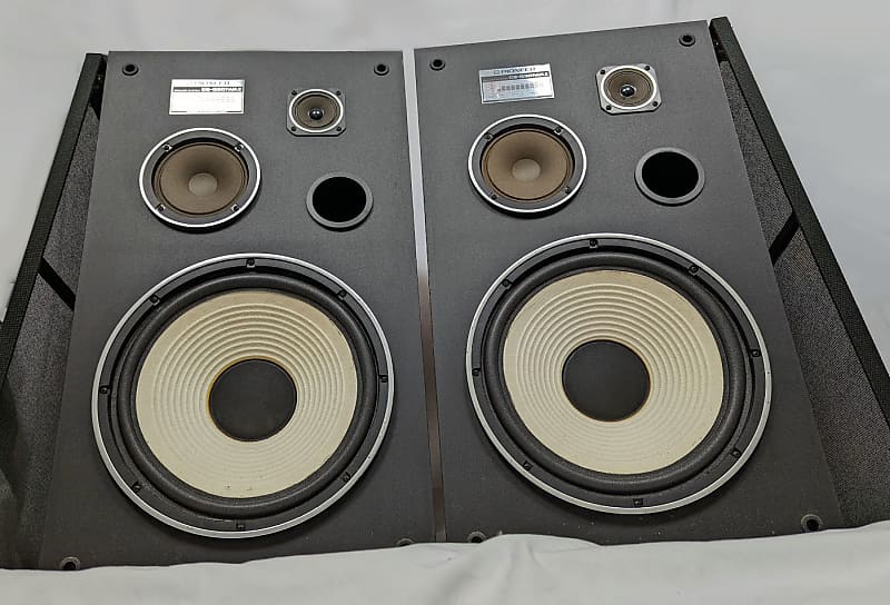 Pioneer Three Way Bookshelf Speakers Pioneer 3-Way Speaker System